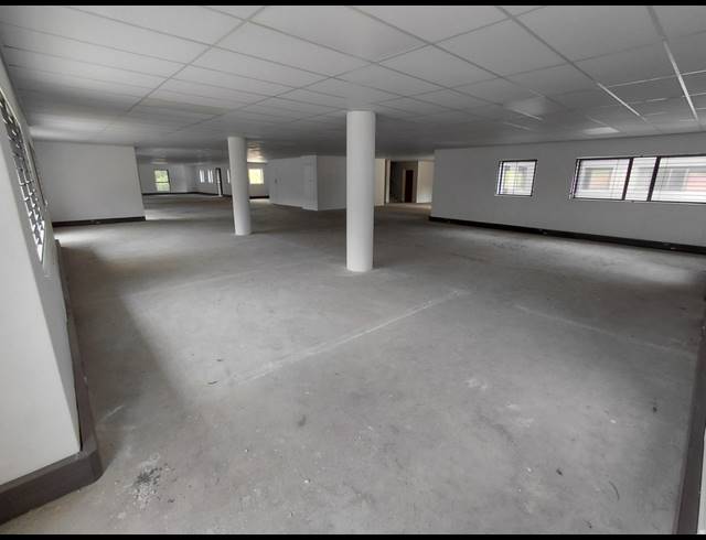 1,923M² OFFICE TO LET IN RANDJESPARK